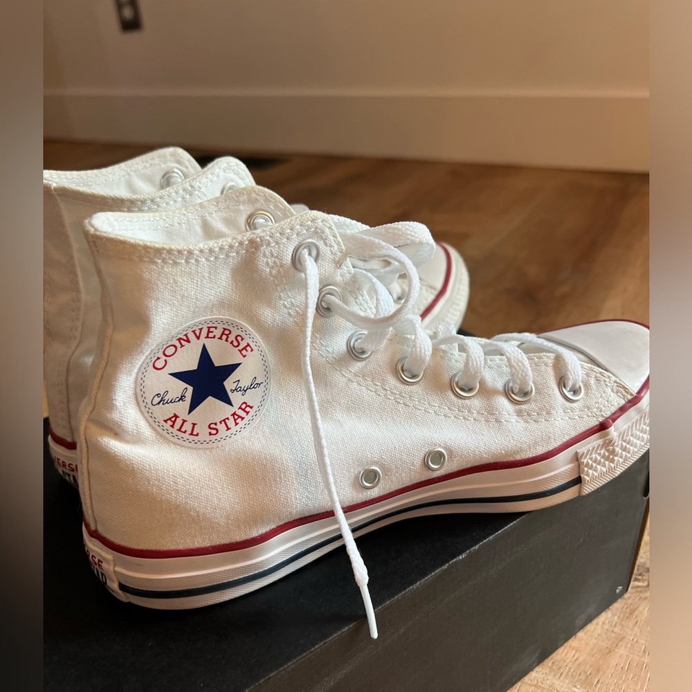 Converse Women’s Chuck Taylor All Star High Top size 8